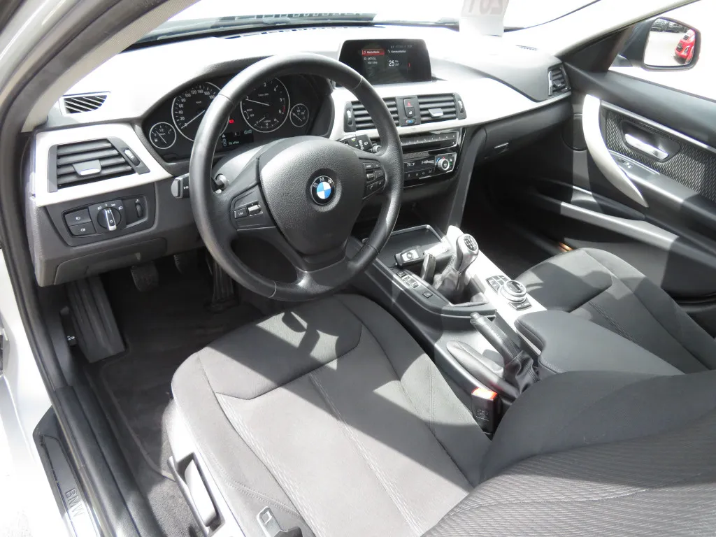 BMW 318 D TOURING*NAVI*PDC*AHK*LED*SITZHEIZUNG* Image 4