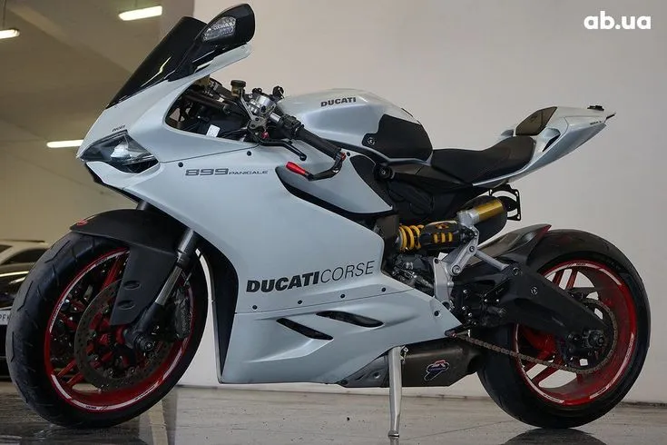 Ducati Panigale Image 8