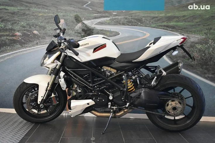 Ducati Streetfighter Image 3